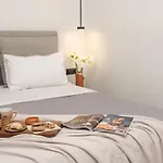 Amphitrite Hotel